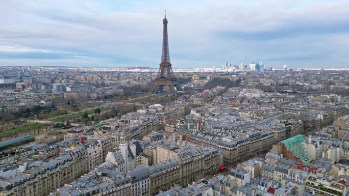巴黎的风景和埃菲尔铁塔，法国。空中提升