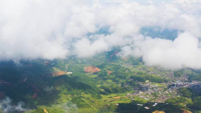 云上视角穿透云层 福建古田山区航拍