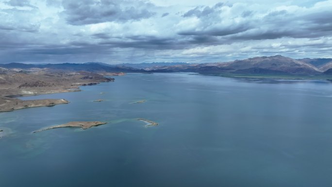 西藏阿里地区狮泉河班公措高空航拍