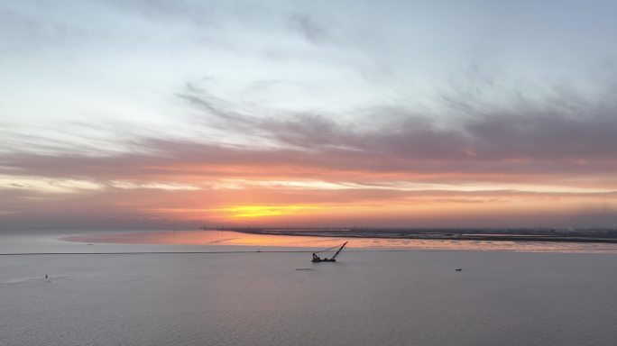 夕阳海边 海上吊船施工 DJI_0531