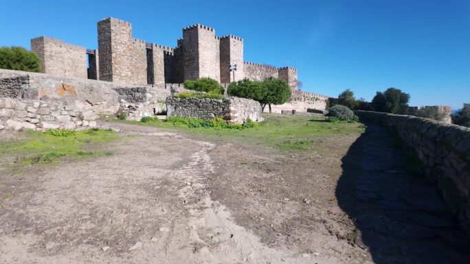 埃斯特雷马杜拉社区纪念城市特鲁希略的中世纪城堡。