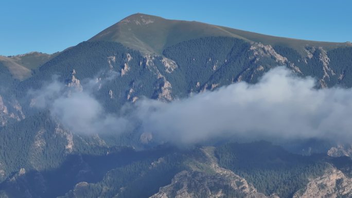 贺兰山 云雾缭绕 航拍 云雾 蓝天白云