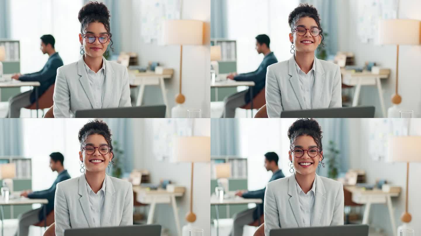 带着微笑的女性肖像，笔记本电脑和用于研究的联合办公空间，机构的在线管理和顾问。办公室，网络业务和电脑