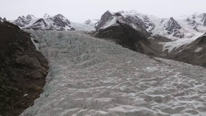 西藏那曲地区布加雪山冰川冰湖高空航拍