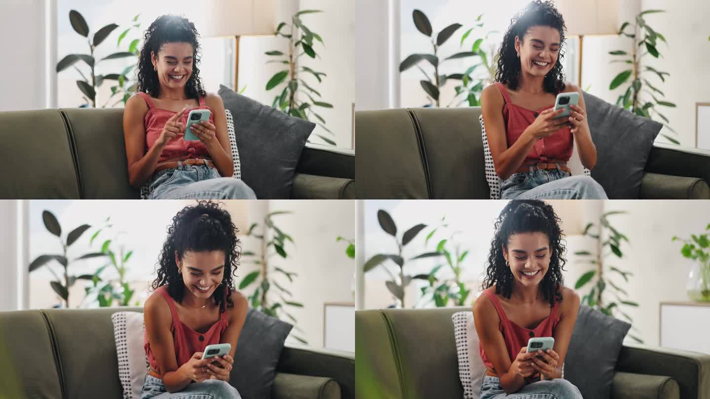 开心，笑和女人在沙发上玩有趣的社交媒体，表情包或gif聊天聊天在家里。智能手机，搜索或女士在客厅与应