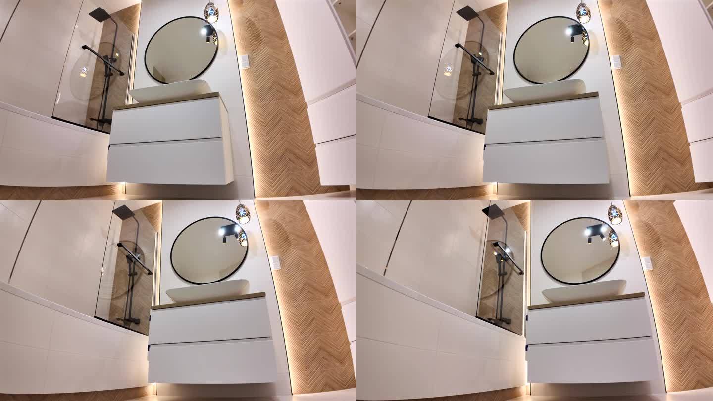 豪华现代白色大理石浴室内饰与圆形镜子。