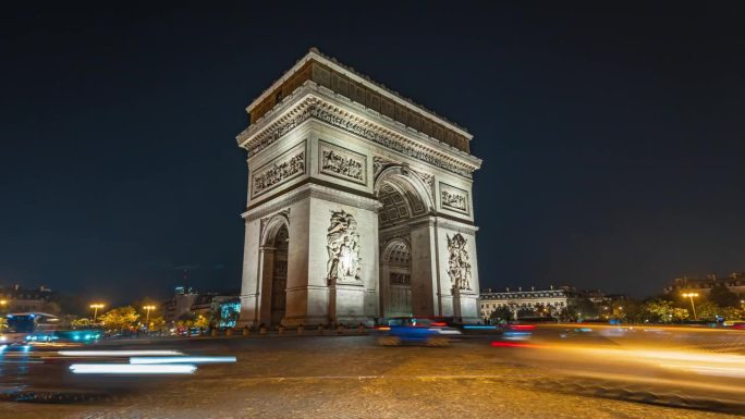 凯旋门Étoile是欧洲法国巴黎夜间最著名的纪念碑之一