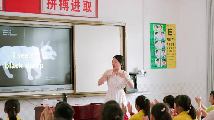 年轻老师乡村支教