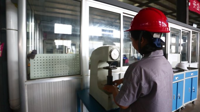 零件加工精度测量工人 车间 铸造件 轴承