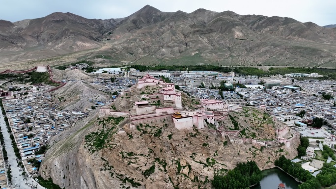 西藏日喀则文化遗迹江孜古堡高空航拍