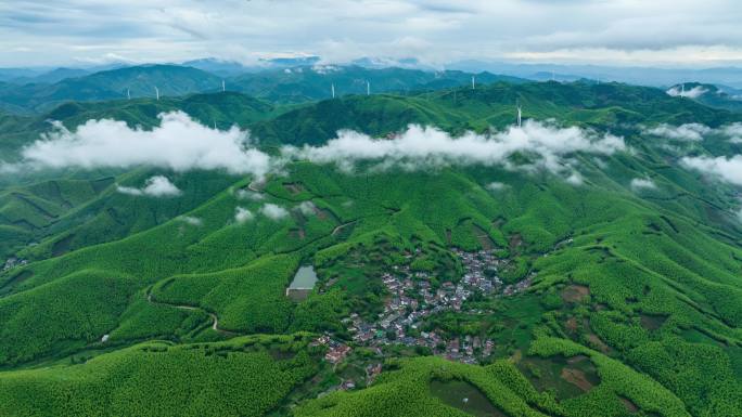 湖州埭溪大山云雾航拍