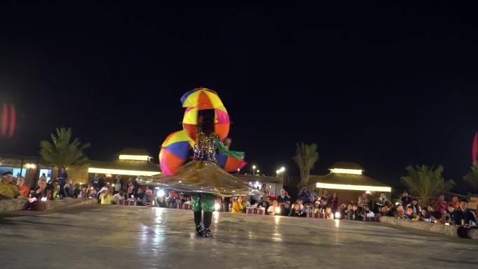 迪拜沙漠营地特色舞蹈表演