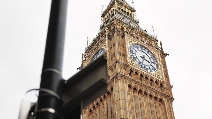 大本钟的尖顶和钟面，大本钟和国会大厦，大本钟钟楼，威斯敏斯特宫，伦敦的象征