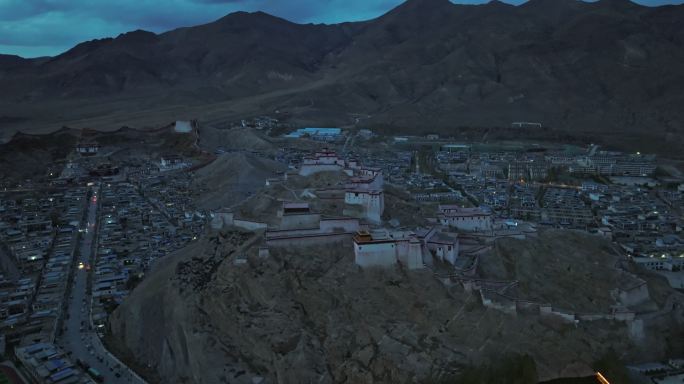 西藏日喀则文化遗迹江孜古堡高空航拍
