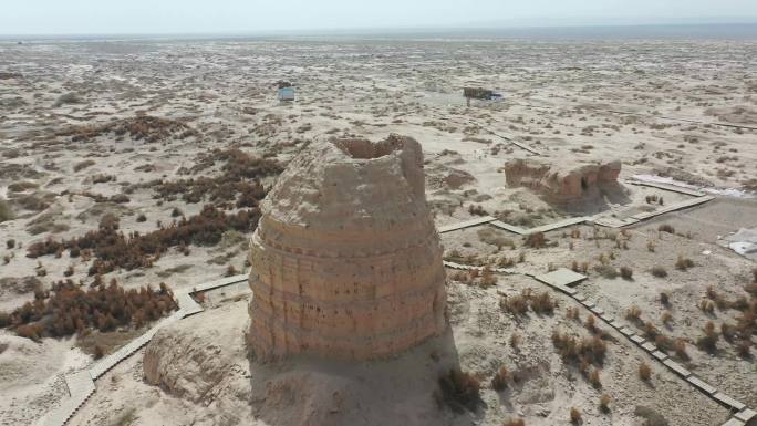 戈壁塔尔寺城墙古城塞外边关古城遗址骆驼刺