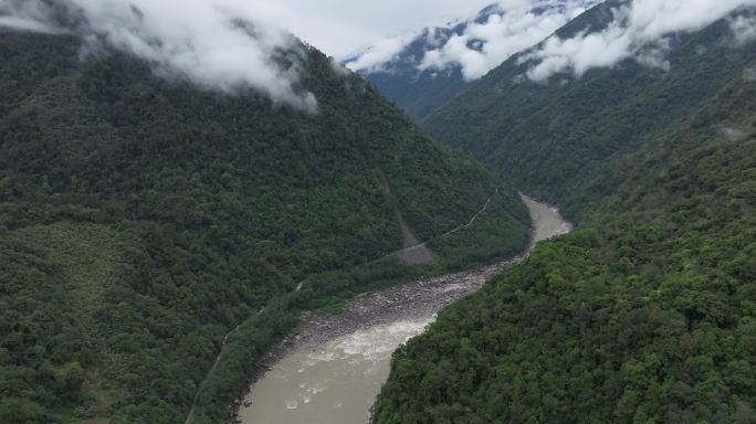 西藏林芝莲花圣地墨脱热带雨林云雾高空航拍