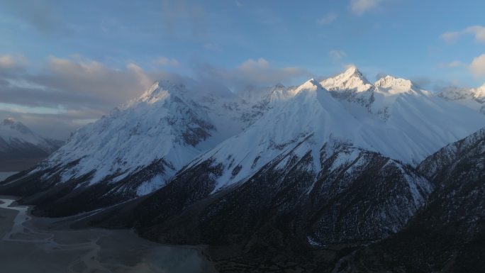西藏昌都然乌湖来古雪山冰湖高空航拍