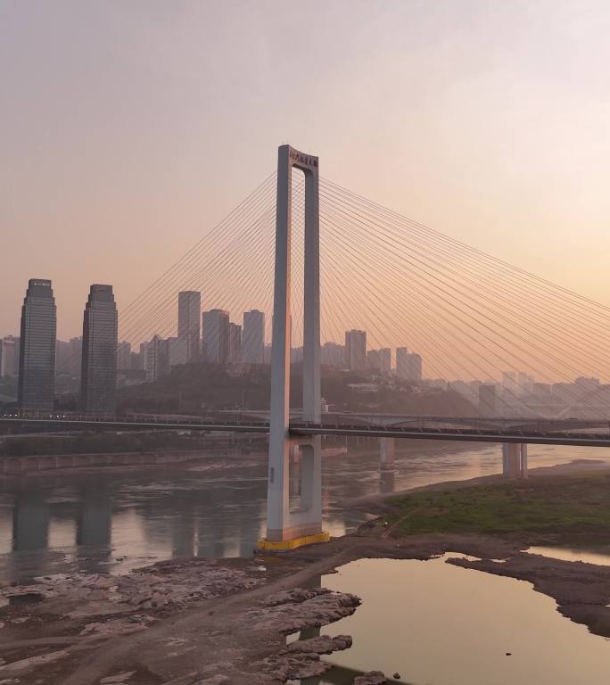 重庆跨江大桥竖版