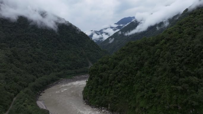 西藏林芝莲花圣地墨脱热带雨林云雾高空航拍