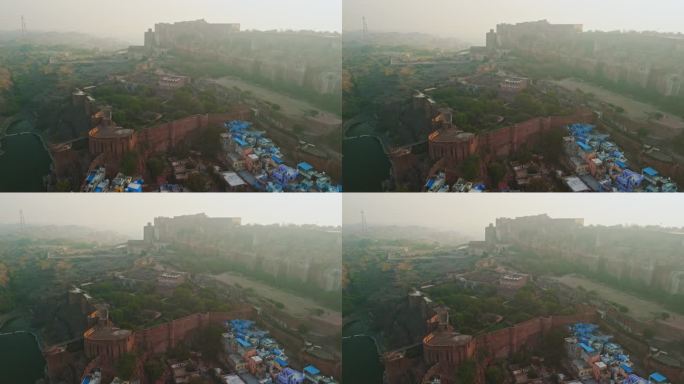 鸟瞰拉贾斯坦邦日落时的梅兰加尔堡和焦特布尔蓝色城市