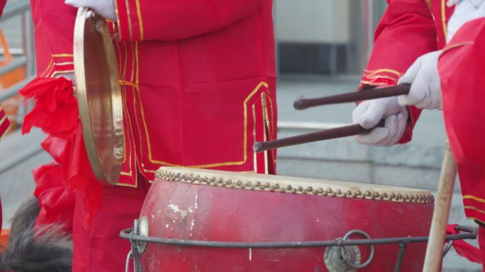 春节民俗打鼓扭秧歌打太极