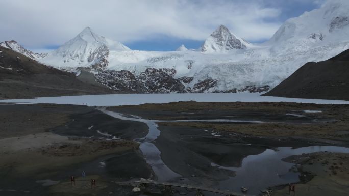 西藏那曲比如萨普神山圣山圣湖冰川航拍
