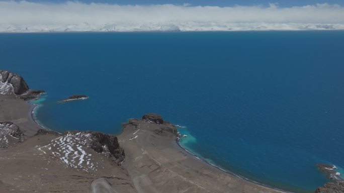 西藏那曲纳木措圣象天门湖泊雪山高空航拍