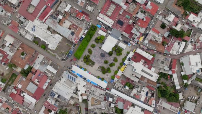墨西哥流浪乐队庆典就职典礼上Tecalitlan广场的旋转鸟瞰图