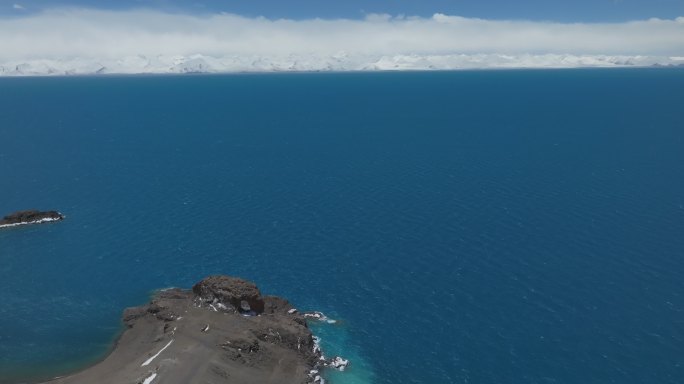 西藏那曲纳木措圣象天门湖泊雪山高空航拍