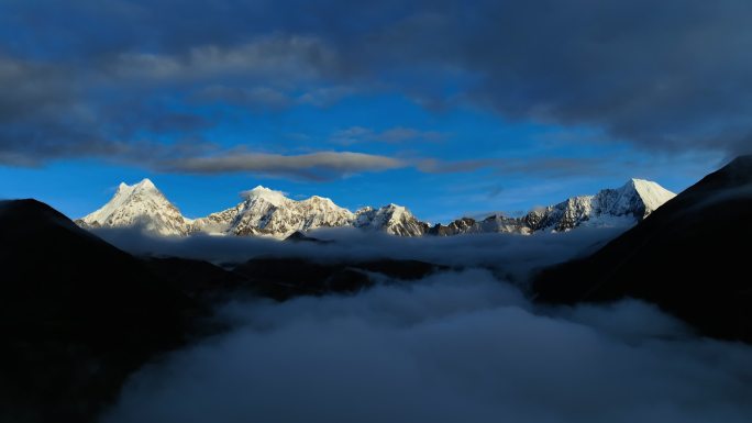 西藏山南洛扎秘境库拉岗日边境徒步航拍