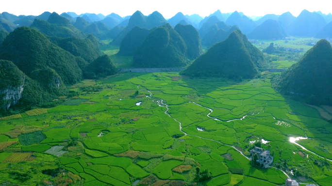 贵州黔南独山县山区自然风光马尾泗亭村