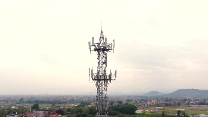 5G网络信号塔通讯收发装置