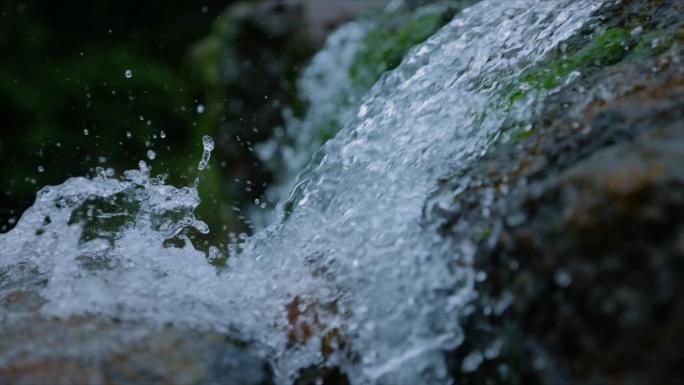 各种角度的溪水特写