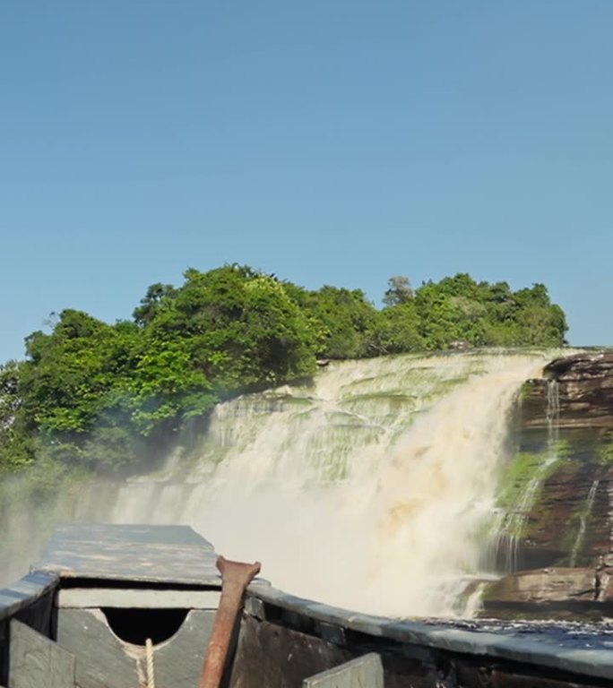 Canaima瀑布和Carrao河。委内瑞拉