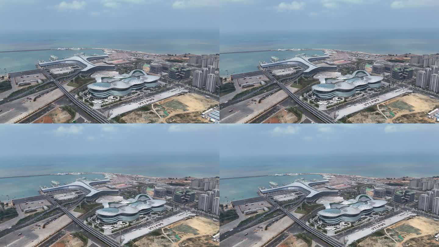 海南海口国际免税城和新海港轮渡航