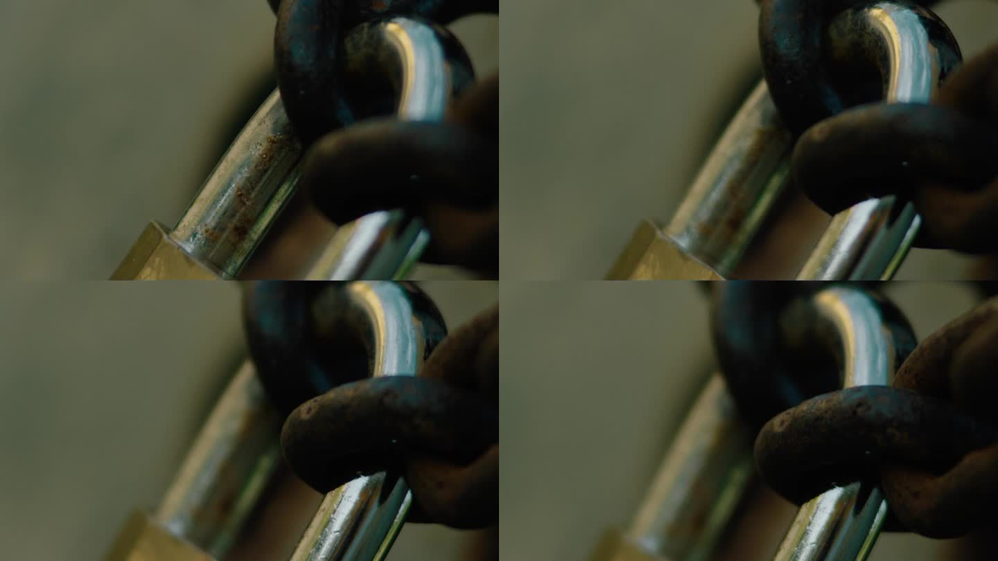 生锈的铁门上了一把新锁