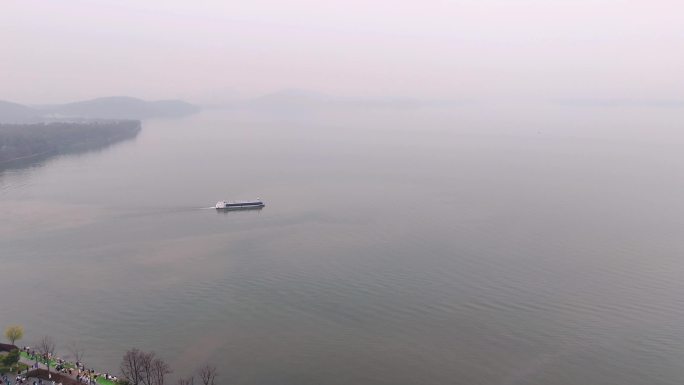 东湖的游船
