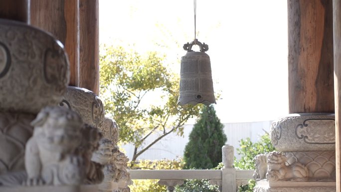 昆明 官渡区 宝华寺 寺庙  钟