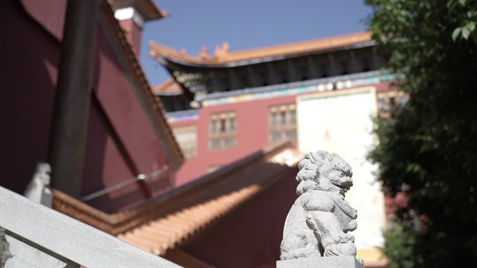 昆明 官渡区 宝华寺 寺庙  阶梯