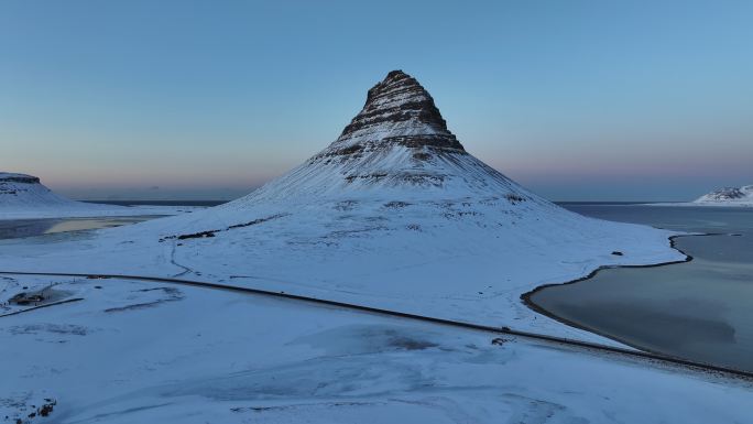 冰岛斯奈山半岛草帽山日落蓝调高空航拍