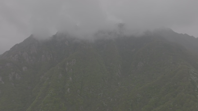 翠华山 航拍 山顶云间