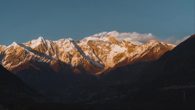 西藏南迦巴瓦峰日照金山延时摄影