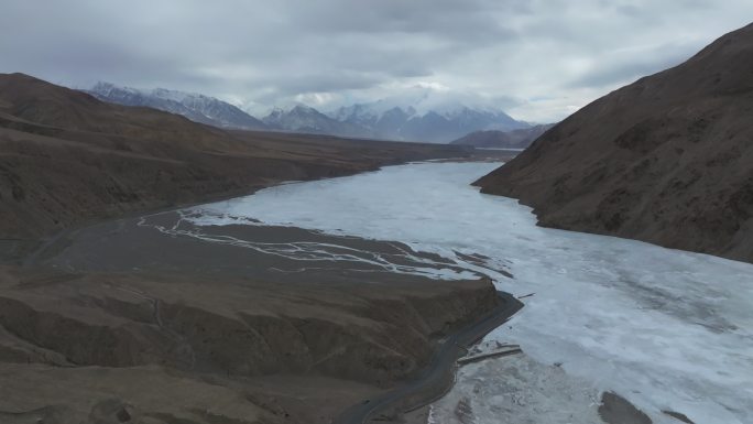 新疆喀什阿克陶塔县白沙湖喀喇昆仑山脉航拍