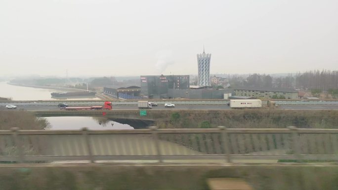 旅行旅途火车动车高铁窗外的风景视频素材9