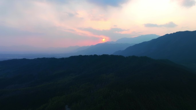 航拍延时日落西山