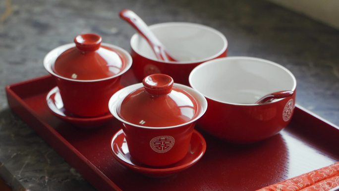 红色敬茶茶碗汤勺
