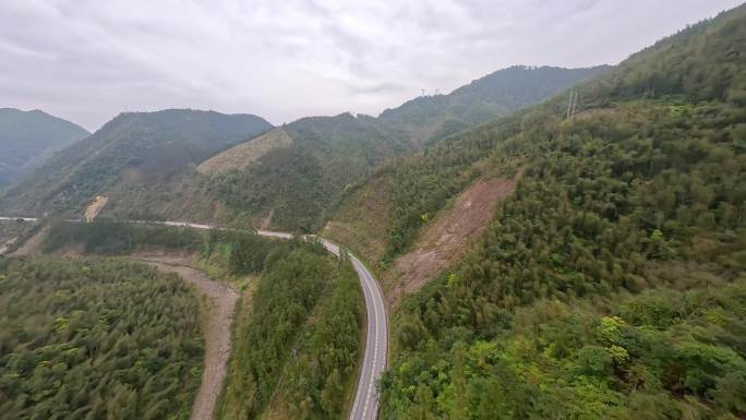 峡谷 山区公路fpv航拍