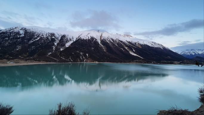 西藏昌都然乌湖来古冰川日出延时