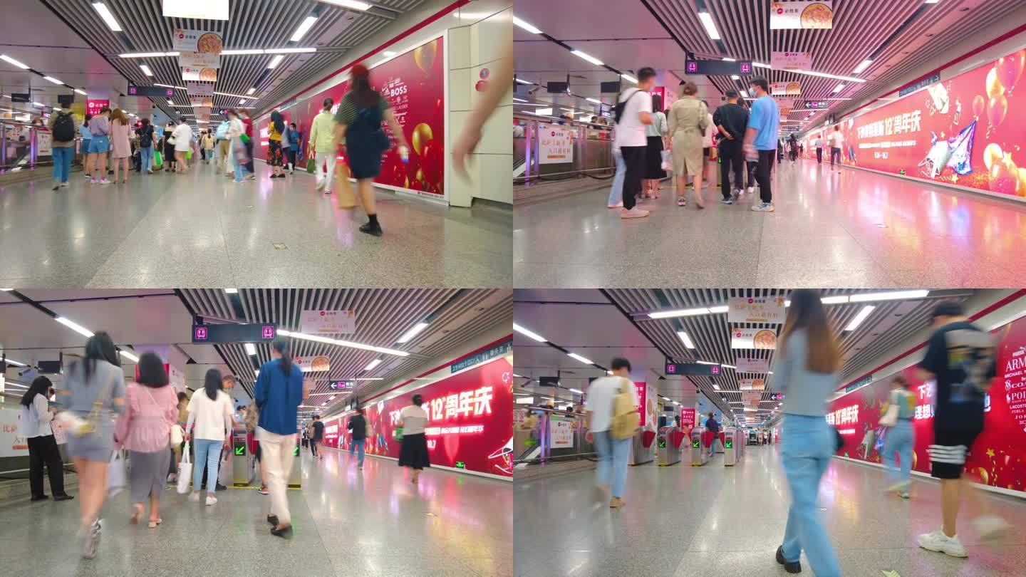 城市地铁进站口人群人流延时摄影