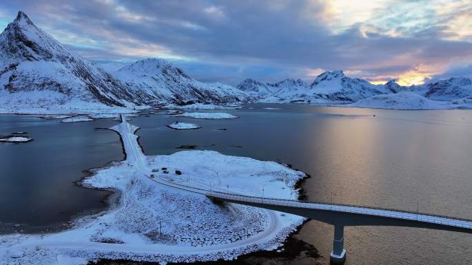 挪威罗弗敦群岛北极圈雷纳冬季雪景高空航拍